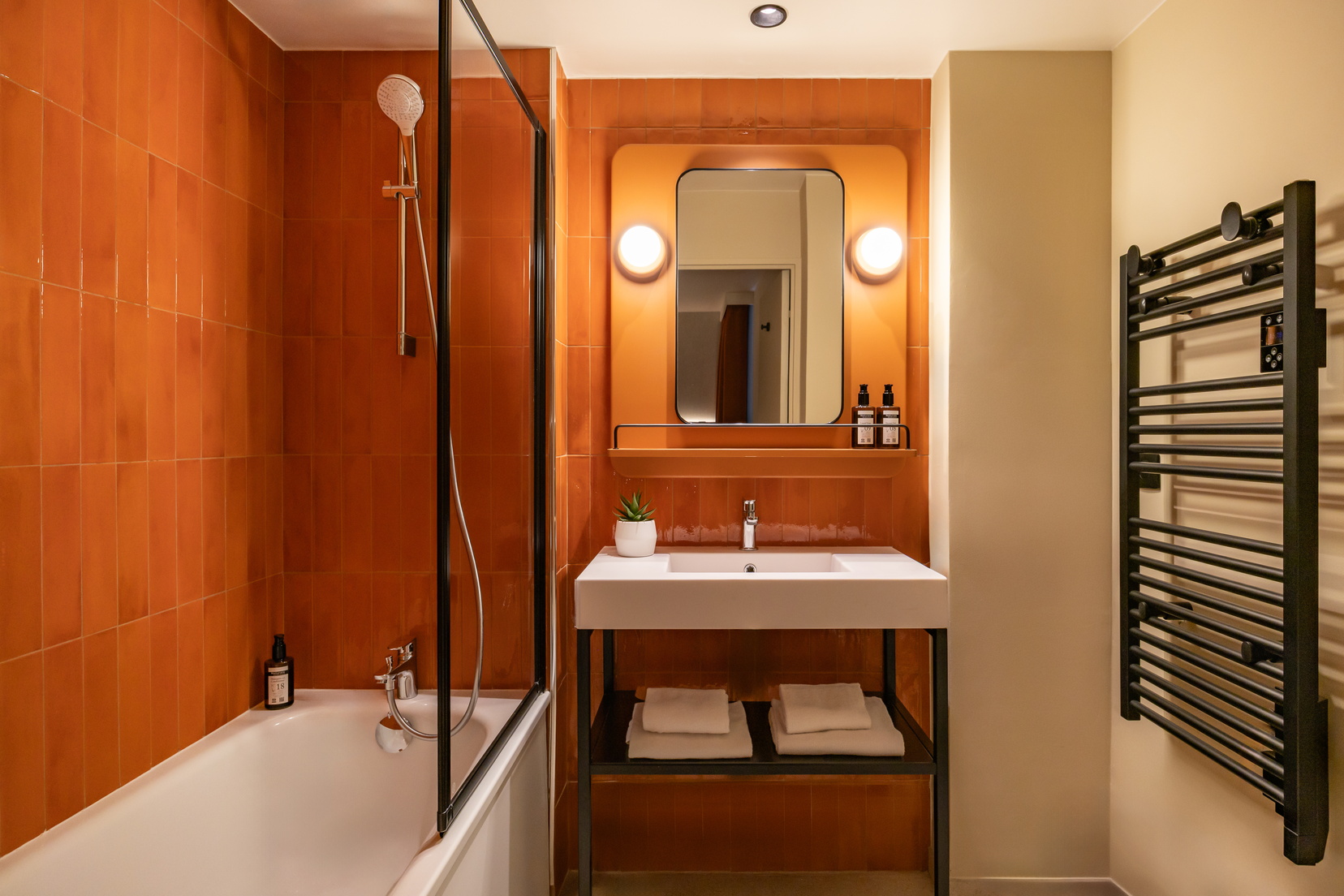 7193_FR-Paris-CRP-STUDIO-Bathrm-04-2025-HR_1656x1104